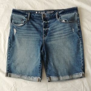 R JEANS SHORTS SLIGHTLY DISTRESSED